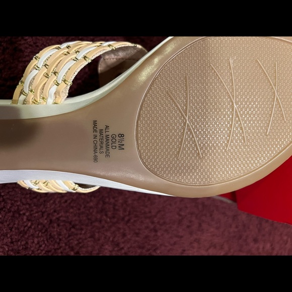 Impo dress wedge shoe, size 8.5 . - Picture 3 of 3